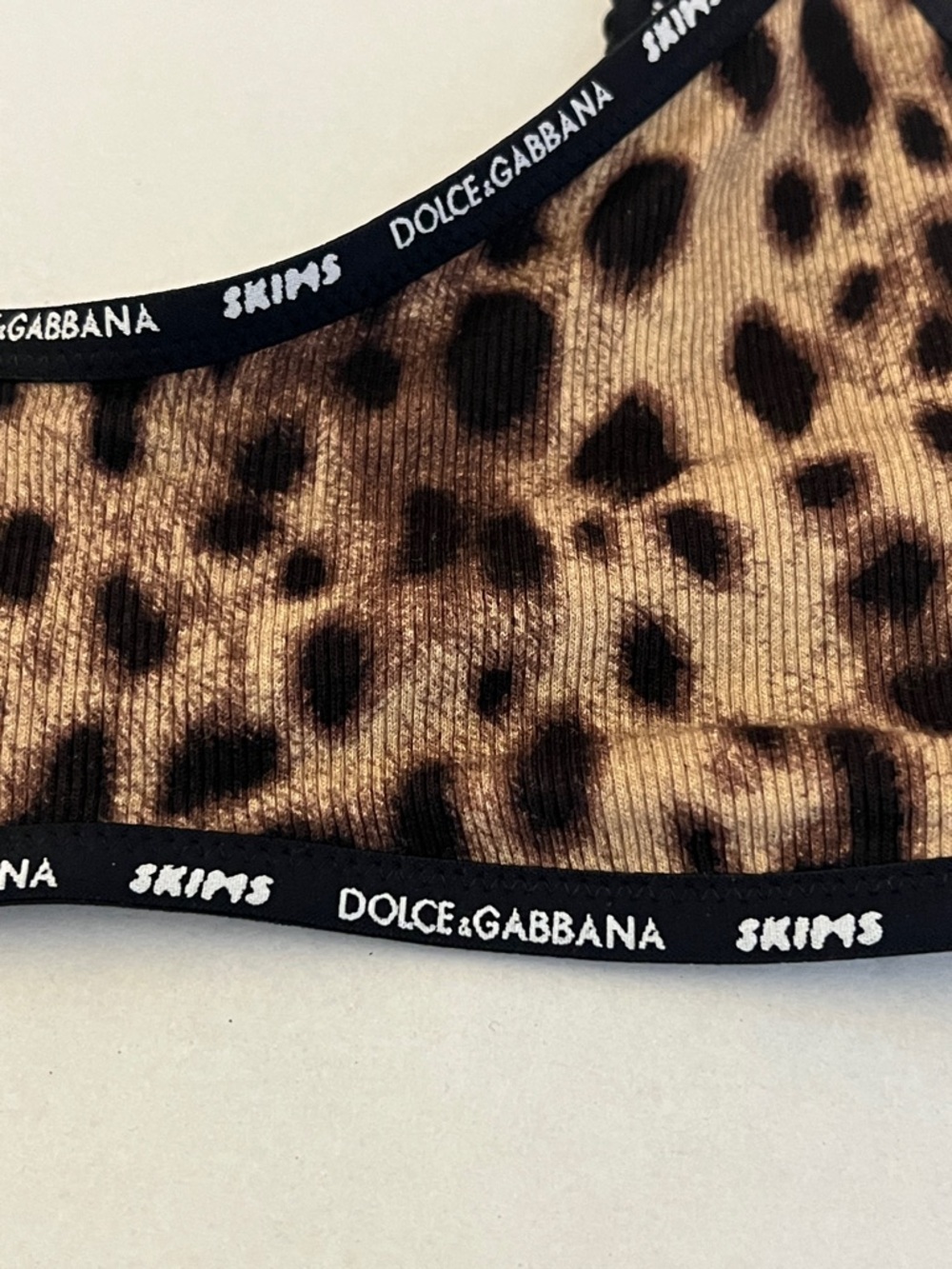 Skims Dolce & Gabbana Leopard Print Scoop Neck Bralette in Brown and Black - Picture 5 of 9